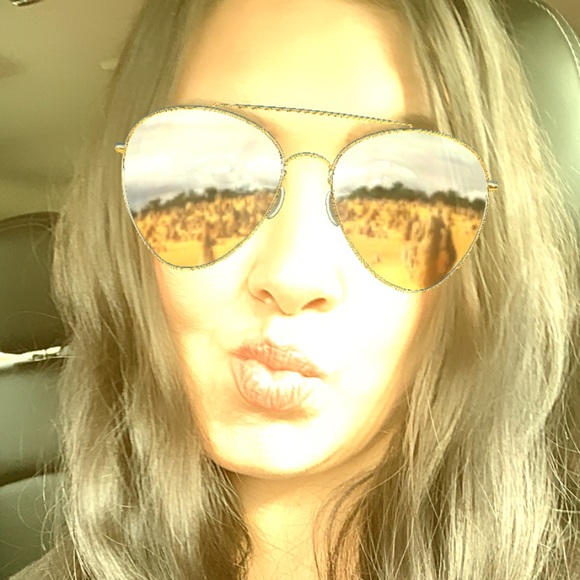 Meet your Posher, Racks_2_Riches - Picture 2 of 7